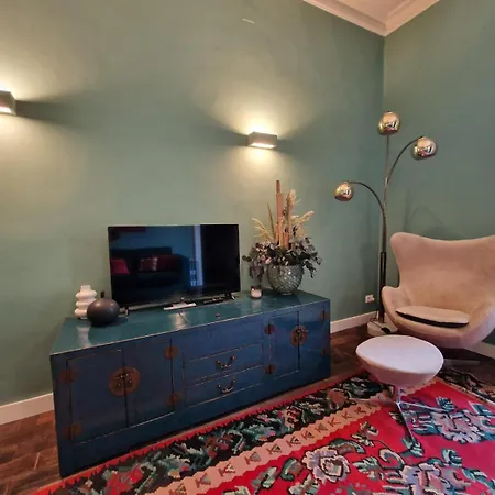 Elegant House, In The Center Apartment *